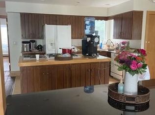 7 Slocum Pl, Oakhurst, NJ 07755