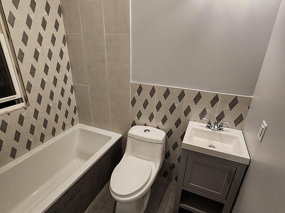 5th image of 112 Clendenny Ave #1AB