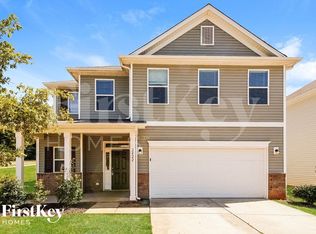 2822 Curbstone Ln, Charlotte, NC 28213