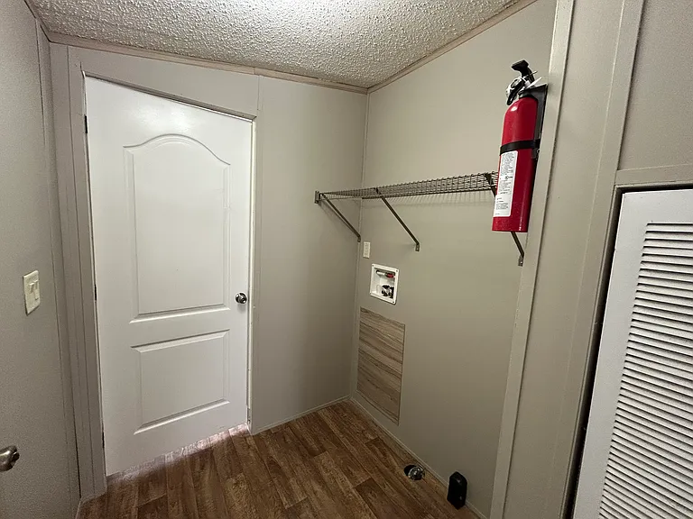 213 Riviera Courts Dr — Photo 4