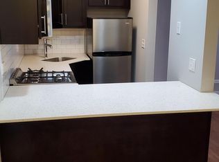 521 W Oakdale Ave #206, Chicago, IL 60657