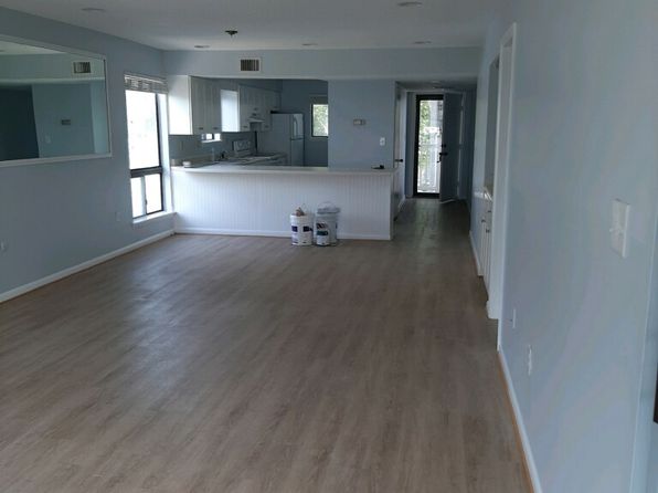 3200 Lynnhaven Dr APT 206