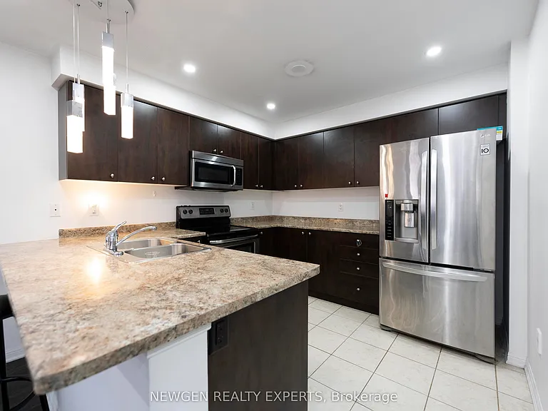 51 Colonel Frank Ching Cres — Photo 15