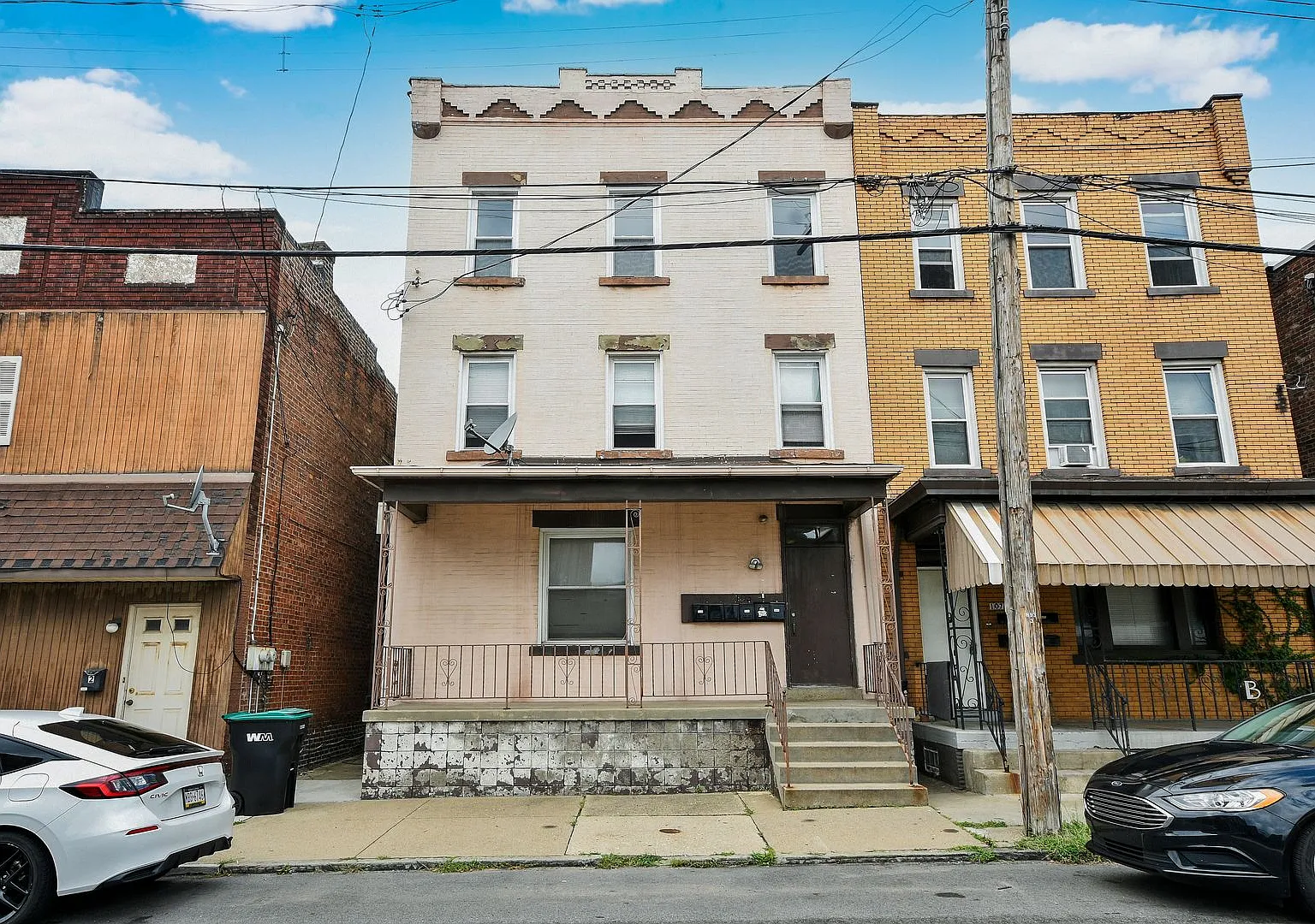 105 Ella Street — Photo 2