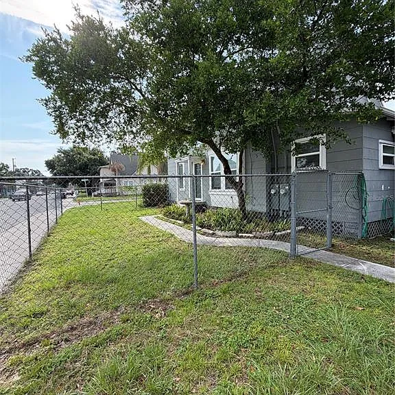 118 N Beaumont Ave — Photo 9