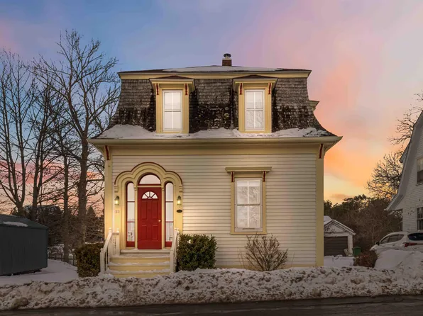 66 Tannery Rd, Lunenburg, NS B0J 2C0