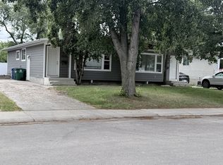 3222 McGill St, Saskatoon, SK S7H3P4