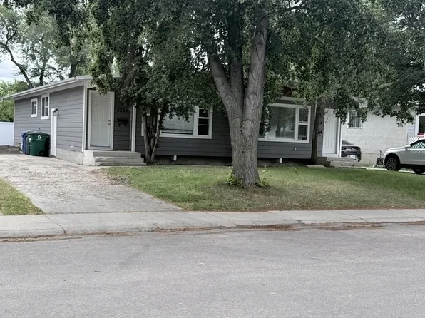 3222 McGill St, Saskatoon, SK S7H 3P4