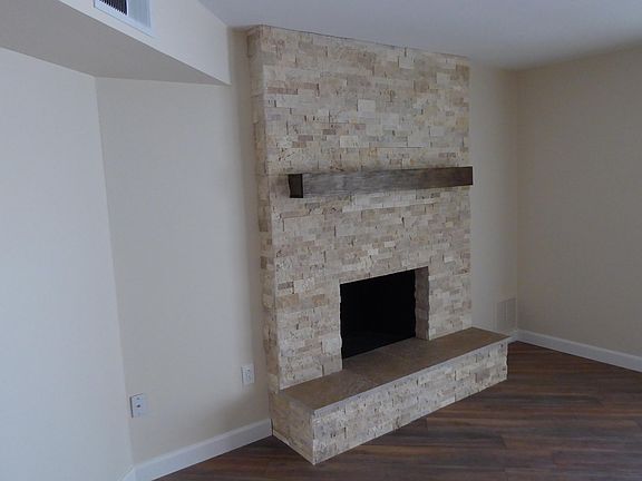 3rd image of 10520 W Loma Blanca Dr