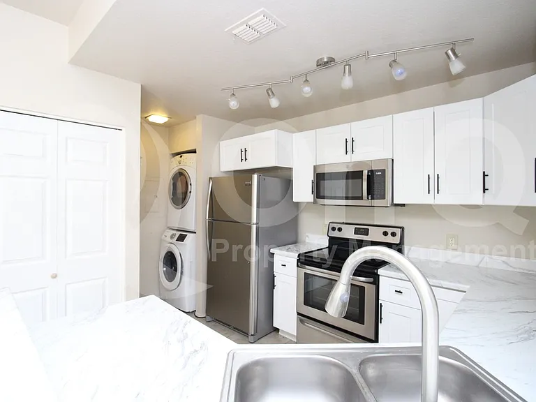 4201 N 20th St #227 — Photo 4