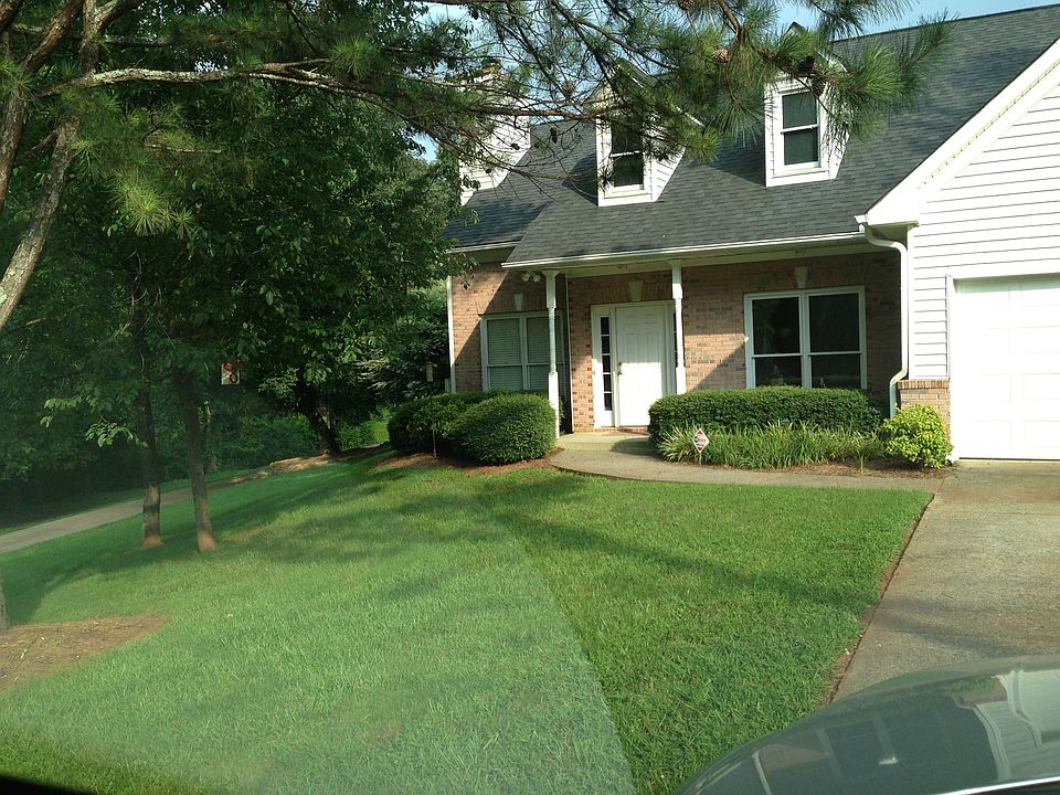 Beautiful curbside appeal