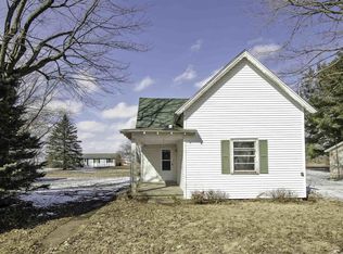 907 E Wabash St, Converse, IN 46919