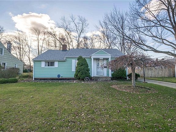 2nd image of 20389 Marian Ln