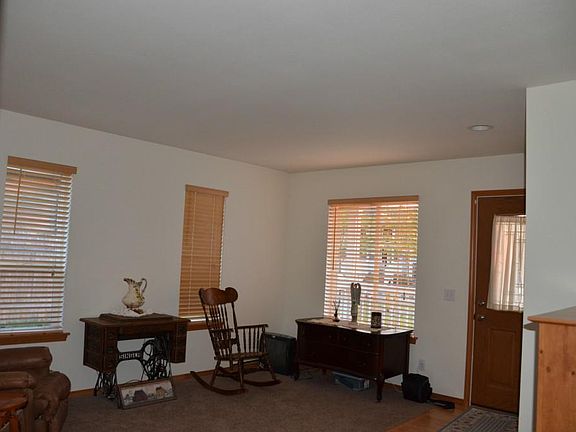 3rd image of 4909 61st Dr NE