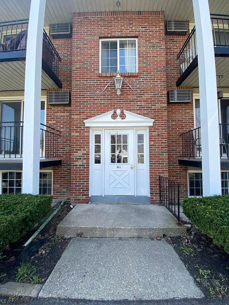 1 bed, 800 sqft, $1,065 — Photo 1