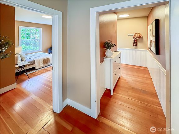 4th image of 2315 E Spring Street