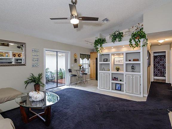 3rd image of 3826 Lake Shore Dr