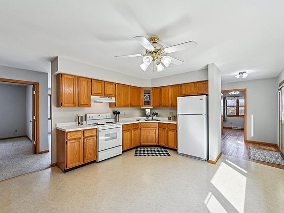 3rd image of 1710 Wildwood Dr