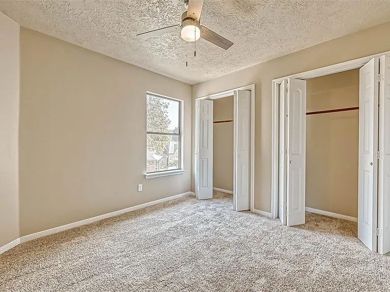 2478 Woodbury St — Photo 45