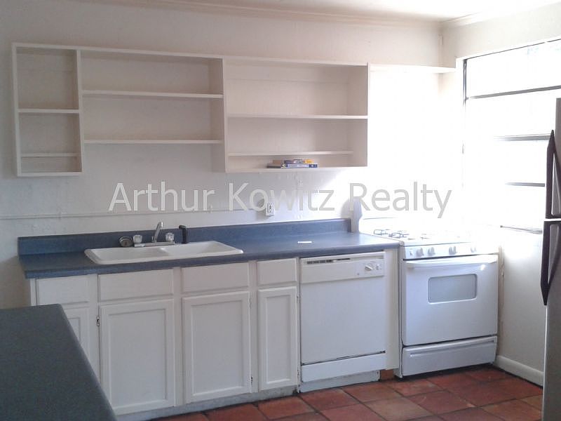 1st image of 225 N Peninsula Dr #1