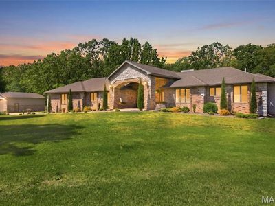 2279M Stony Point Dr, Mountain Grove, MO, 65711