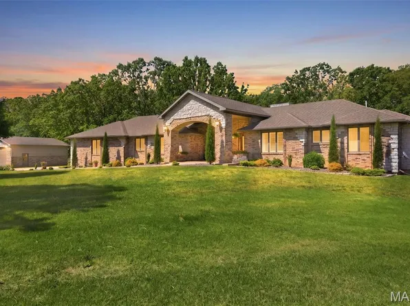 2279M Stony Point Dr, Mountain Grove, MO 65711