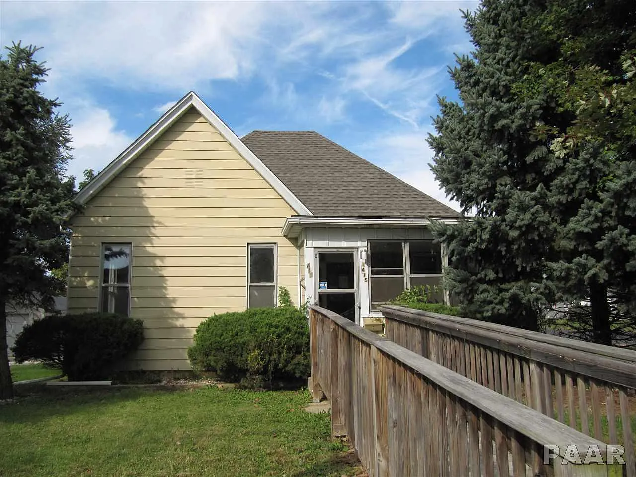1415 E Wilson Ave photo 1