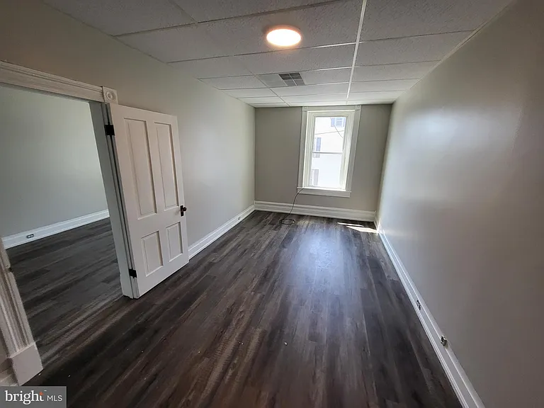201 E Market St — Photo 7
