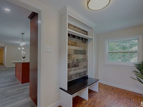 5th image of 40 Union St Extension