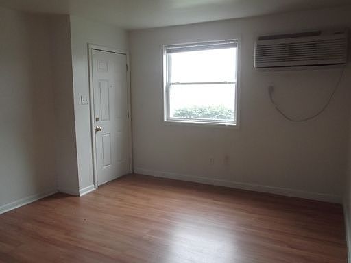 3rd image of 4309 North Ave APT D