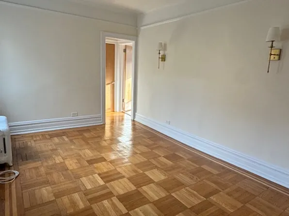 111 West 16th Street image 1 of 7