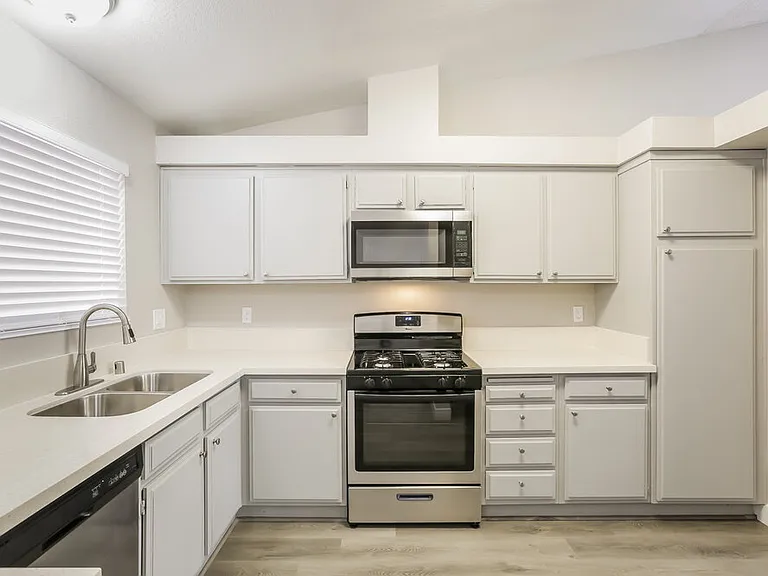 1330 White Dr — Photo 8