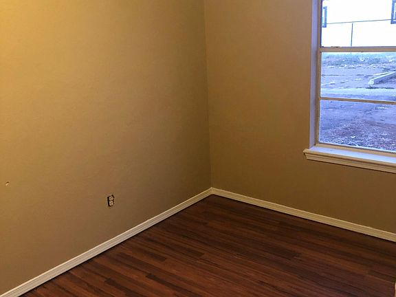 4th image of 204 N Mississippi St APT A