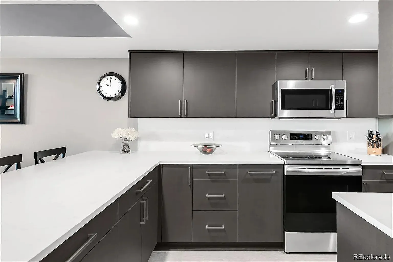 2 bed, 1075 sqft, $2,000 — Photo 3