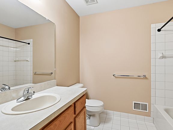 5th image of 4200 Chesapeake Cir