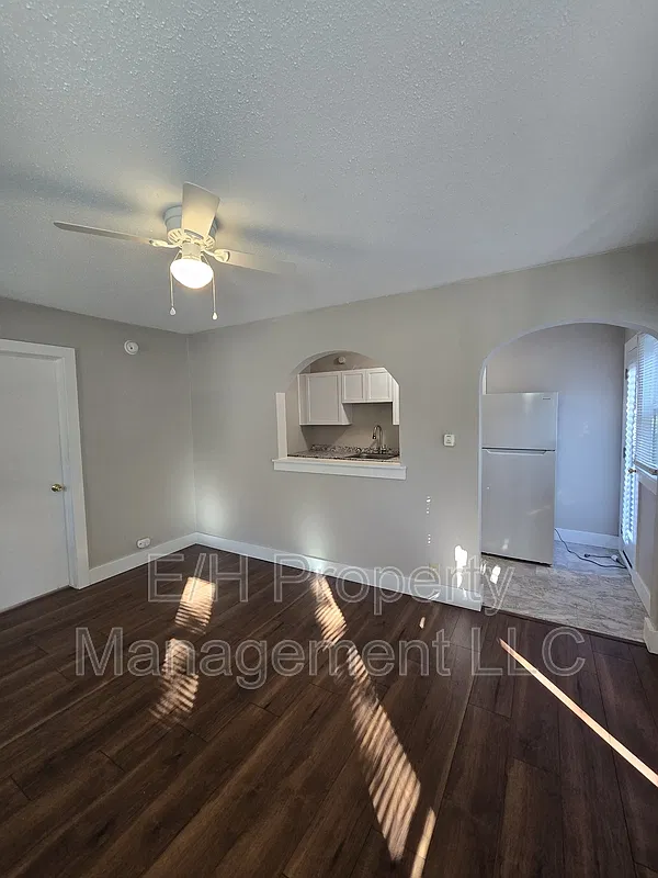 1 bed, 1.0 bath, $700 — Photo 4
