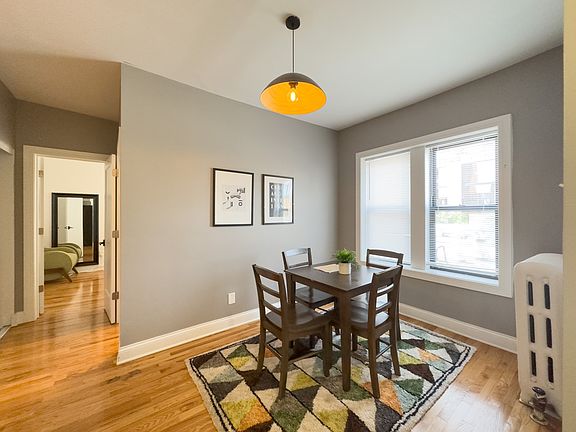 4th image of 637 W Cornelia Ave #W3