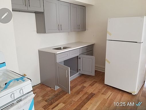 4th image of 423 Herzl St #2A