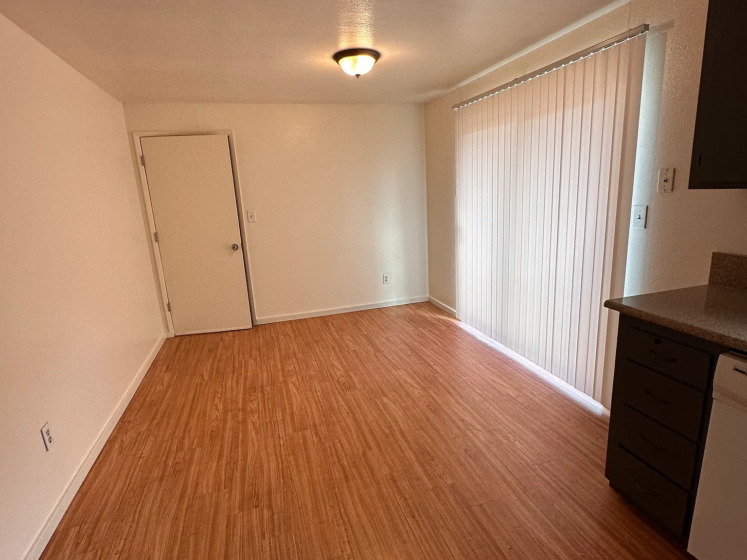 4 bed, 1600 sqft, $2,100 — Photo 4