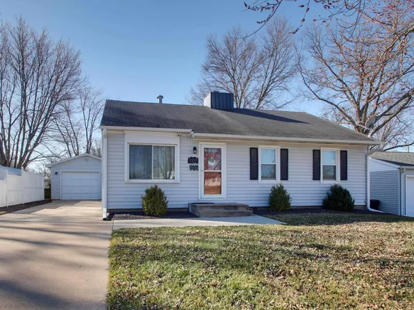 3322 Chestnut St, Quincy, IL 62301