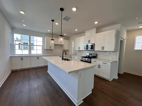 4450 S Bryant Paseo, Ontario, CA 91762
