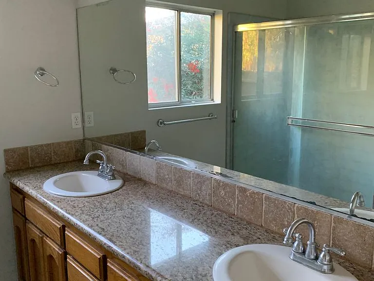 3208 Holly Ct — Photo 21