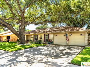 1308 Plantation Rd, Victoria, TX 77904