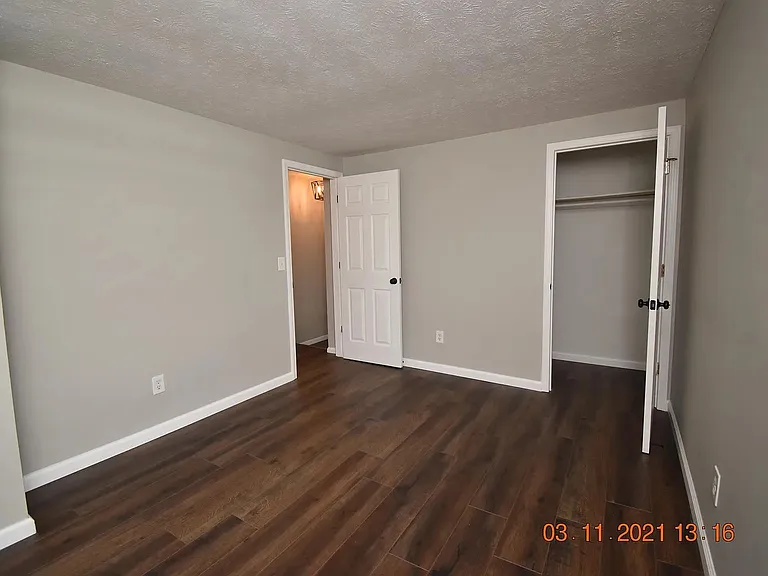 722 S Poplar St — Photo 22