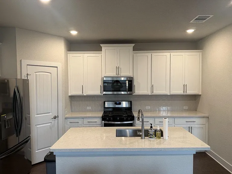 8615 McKamy Dr — Photo 5