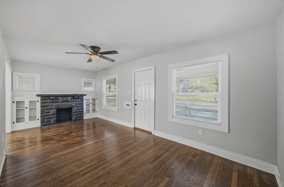 3 bed, 1100 sqft, $1,539 — Photo 3