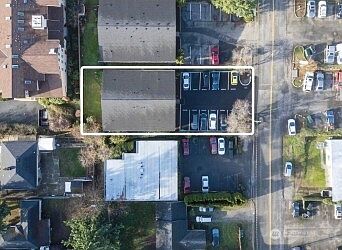 4th image of 423 SW 155th Street