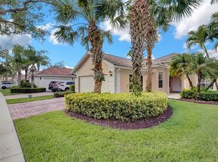 8116 Laborie Ln, Wellington, FL 33414