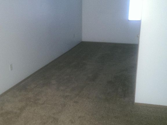 2nd image of 906 W 4th Ave