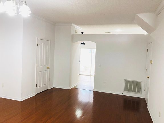 2nd image of 10110 Abington Pl